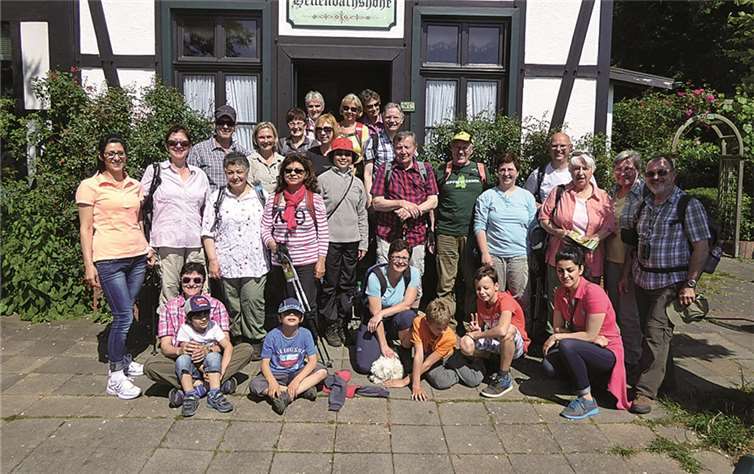 Bei bestem Wetter machte die Wandergruppe am Ännchen eine Pause. privat