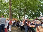 Bei bestem Wetter waren alle Plätze auf dem Yzeurer Platz besetzt.