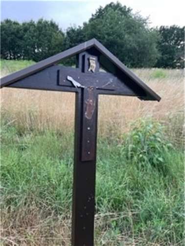 Bei dem Kreuz wurde die Jesus Figur abgerissen.Foto: FWG Kettig