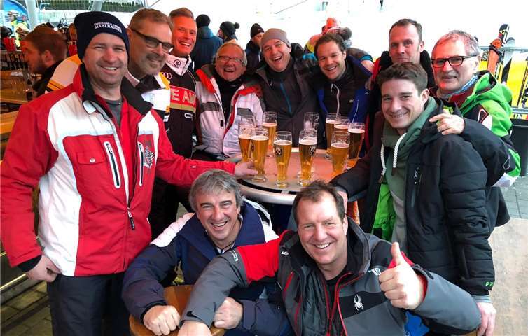 Bei dem Skitouren herrscht immer gute Laune. Foto: privat