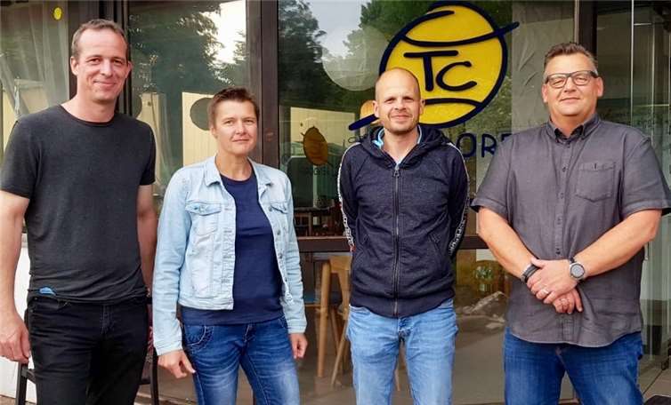 Bei dem Treffen konnte dem TC Bendorf auch eine großzügige Geldspende überreicht werden. Foto: privat