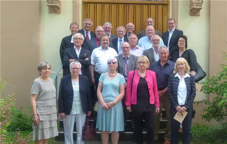 Bei dem gemeinsamen Gottesdienst in der evangelischen Friedenskirche wurde allen Konfirmanden nochmals der Konfirmationsspruch vorgelesen.  privat