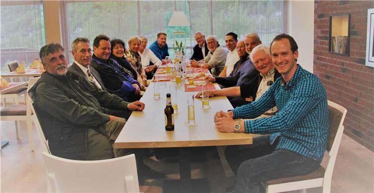 Bei dem gemeinsamen Treffen im Freiherr-vom-Stein Park in Nassau waren auch Vertreter der FWG’n aus Singhofen, Dausenau und Arzbach vertreten. FWG