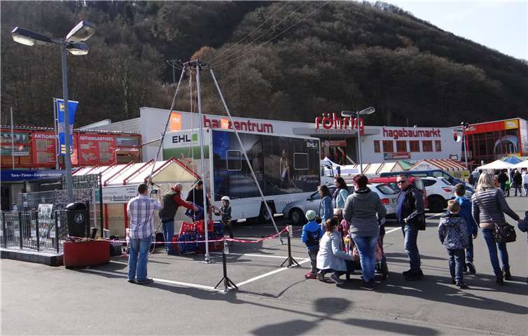 Bei den „Abenteuer-Mitmach-Aktionen“ beim röhrig Familien-SONNTAG, wie dem Kistenklettern, sind spektakuläre Preise zu gewinnen, wie zum Beispiel ein „House Running“.Foto: privat