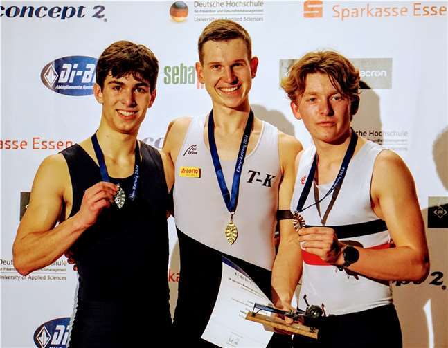 Bei den Deutschen Ergometer- Meisterschaften gewinnt Simon Haible Gold (Mitte), Jonas Hartmann aus Mühlheim (l.) Silber und Johann Kämpfer aus Kiel (r.) Bronze. Foto: Tim Bier