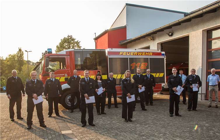 Bei den Feuerwehren der VG Puderbach wurden Beförderungen, Ernennungen und Verpflichtungen vorgenommen. Foto: Feuerwehr VG Puderbach
