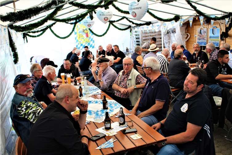 Bei den Flensburger Freunden herrscht immer gute Laune.Foto: privat