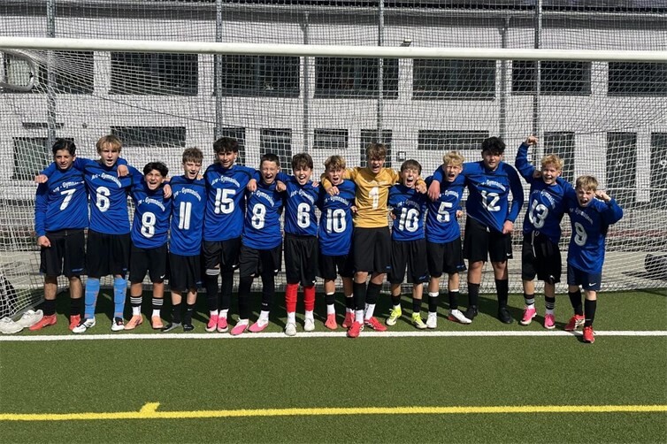 Bei den Fußballern der U15-Jungenmannschaft des Are-Gymnasiums herrschte große Freude über das erfolgreiche Abschneiden bei der ersten Runde des Wettbewerbs „Jugend trainiert für Olympia“