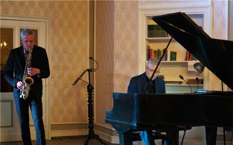 Bei den Interpretationen von Spiritual Standards verschmelzen weihnachtliche Traditionen und zeitgenössischer Jazz. SEL