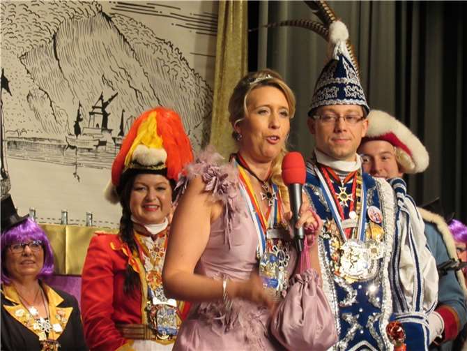 Bei den Möhnen führte sie das Wort: die Frohnatur mit der Sonne im Herzen - Prinzessin Janine I.