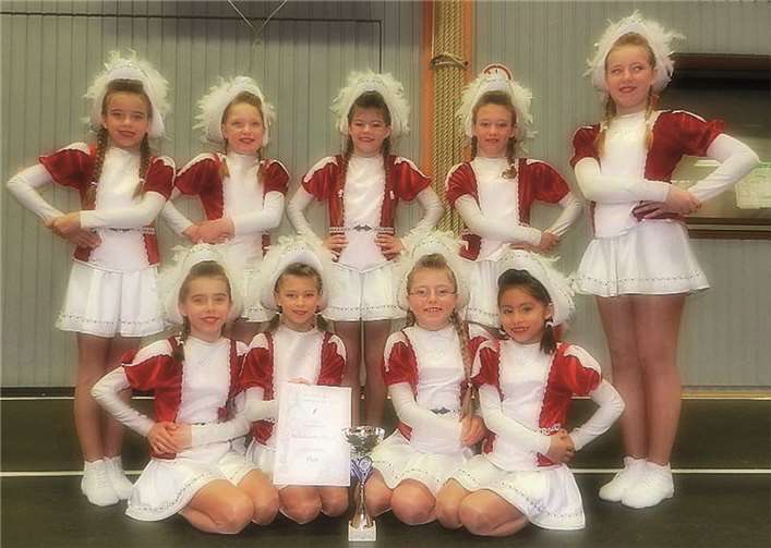Bei den Neuwieder Stadtmeisterschaften erreichten die Turniertänzerinnen Platz eins. privat