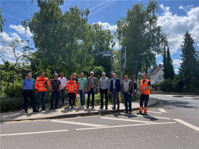 Bei den Vor-Ort-Terminen erörterten die Beteiligten den Zustand der Straßen an sich sowie die Verkehrsführung und die Beschilderung. Foto: Stadtverwaltung Sinzig