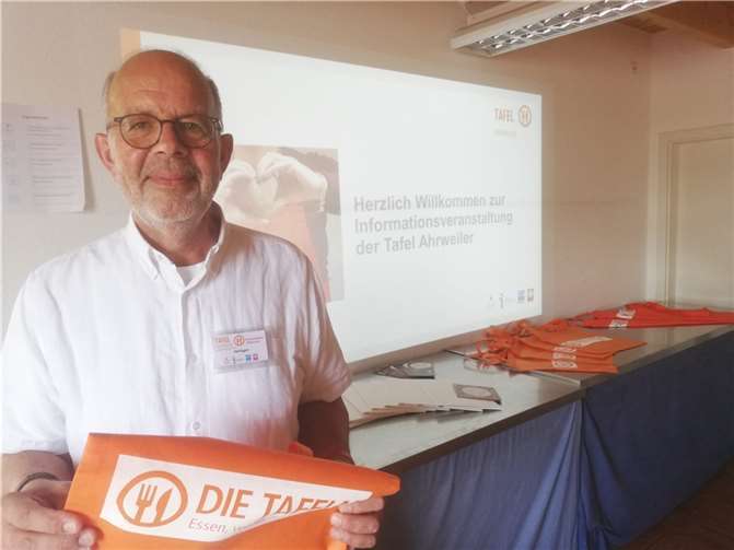 Bei den Vorträgen von Ralf Eggert und Wolfgang Feller bekommt man Lust, Teil der Tafelfamilie zu werden. Spannend sind die Informationen auch für Personen, die sich nur informieren möchten.  Foto: Caritas