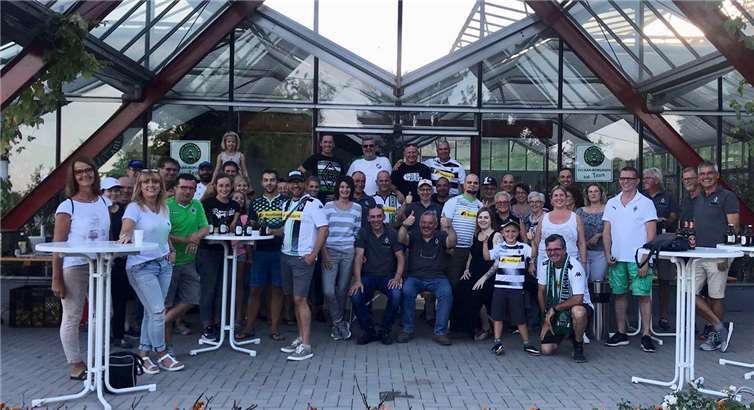 Gesellige Stunden bei gutem Essen und kühlen Getränken Bei den „Vulkan Borussen 2012“ blickt man auf ein gelungenes Sommerfest zurück. Fotos: privat