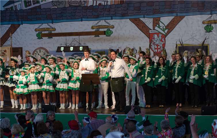 Bei den großen Prunksitzungen in Urmitz kommen große und kleine Karnevalsfreunde auf ihre Kosten. Foto: privat