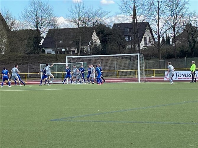 Bei den letzten beiden Freundschaftsspielen vor Beginn der Rückrunde, musste Trainer E. Sonay ziemlich improvisieren. Foto: privat