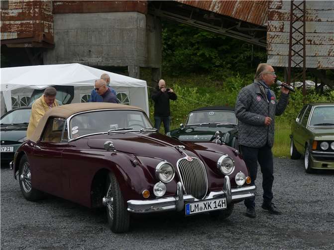 Bei den schönen Wagen staunten viele Besucher.