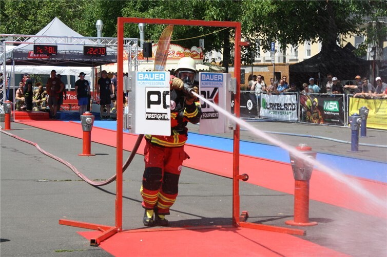 Bei der 11. Internationalen Mosel Firefighter Challenge in Eller waren in diesem Jahr insgesamt 280 Aktive aus 17 Ländern am Start.