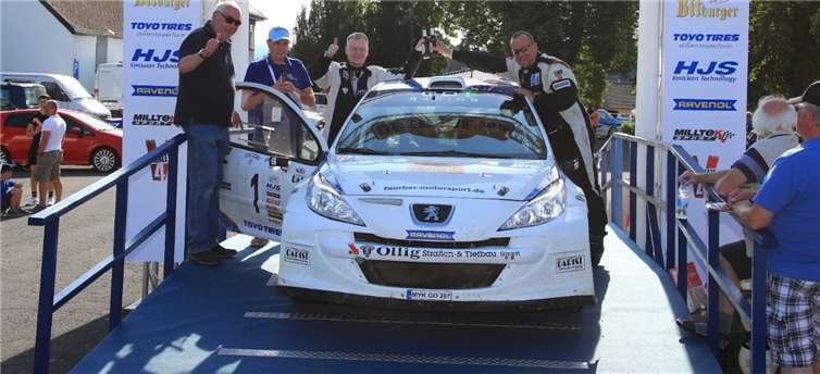 Bei der „47. Rallye Oberehe“ feierte das GO! Racing Mayen-Sieger-Team, das für den AC 1927 Mayen e.V. gestartet war, einen tollen Erfolg. Pilot Frank Färber/Neuwied (r.) und Co-Pilot Peter Schaaf/Mayen begeisterten mit einem spektakulären Fahrstil. Fotos: Go! Racing Mayen – team@goracing-mayen.de