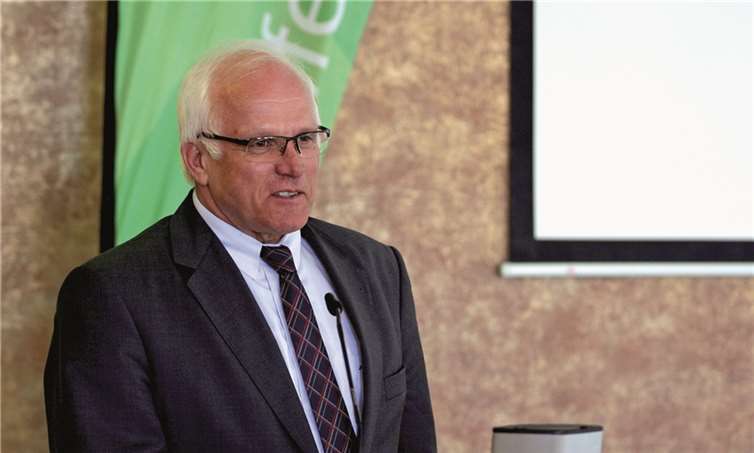 Bei der Ackerbautagung in Rheinbacher Waldhotel erläuterte der Parlamentarische Staatssekretär Peter Bleser die Ziele der Bundesregierung in der Agrarpolitik.JOST