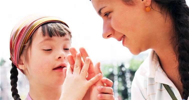 Bei der Aktionswoche dreht sich alles um ein lebhaftes und respektvolles Miteinander von Menschen mit und ohne Behinderung.Shutterstock