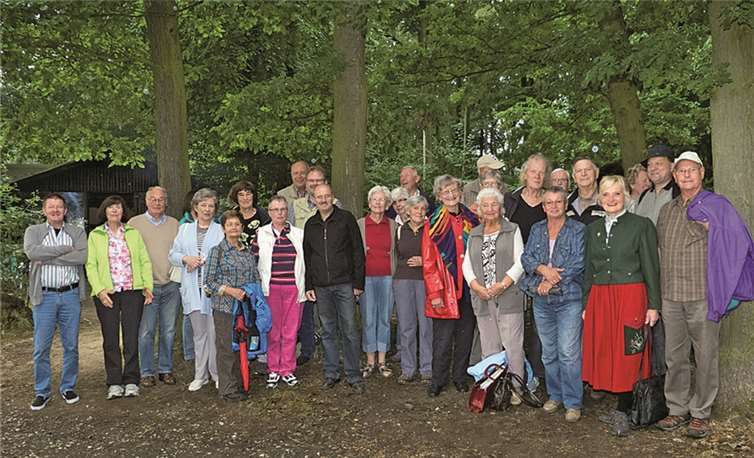 Bei der Ankunft der Wandergruppe an der Kranzhütte wurde schnell noch ein Gruppenfoto gemacht.privat