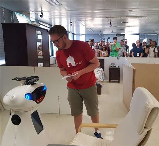 Bei der Aufgabe „Getting To Know My Home“ im Turnier der European Robotics League (ERL) in Lissabon wurden die Fähigkeiten des Roboters im Hinblick auf Veränderungen in einer Wohnung getestet.privat