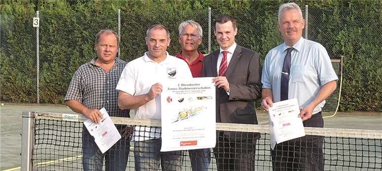 Bei der Begrüßung (v.l.n.r.): Heinz Peter Sieberg (TC Flerzheim), Frank Schneider (SW Merzbach), Dr. Horst Lutter (RW-Rheinbach) , Stephan Moos (KSK Köln) sowie Bürgermeister Stefan Raetz. privat