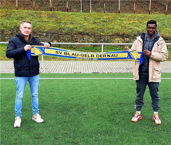 Bei der Begrüßung von Ibrahim Sidibe-Arama.