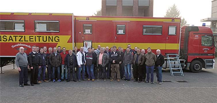 Bei der Berufsfeuerwehr in Köln bekamen die Teilnehmer einen Einblick in die tägliche Arbeit einer der Hauptwachen. privat