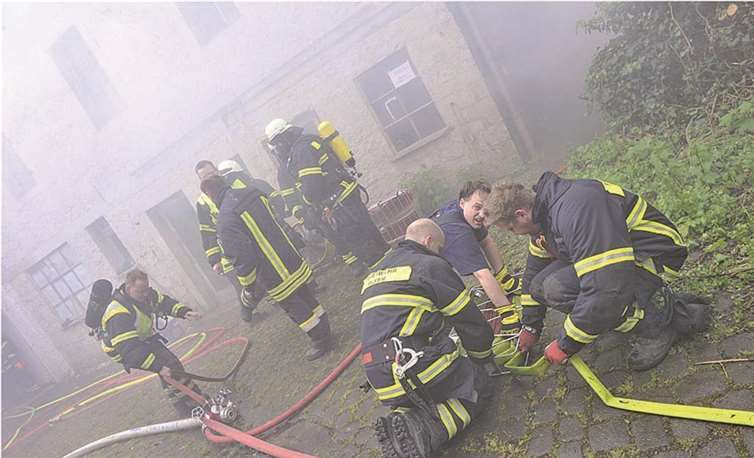 Bei der Brandbekämpfung war Kooperation gefragt.