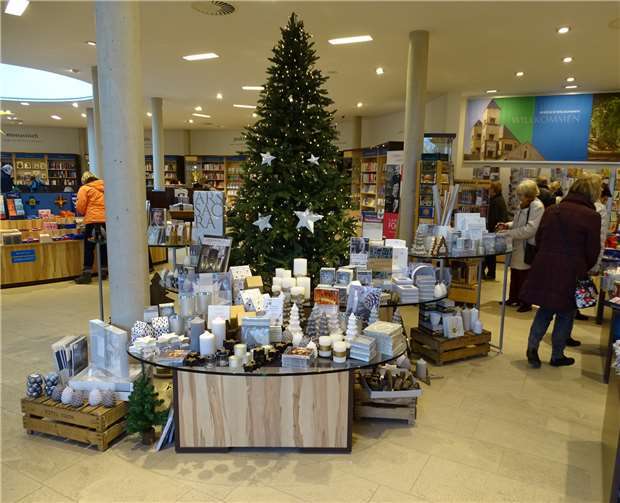 Bei der Buch- und Kunsthandlung erwartet die Besucher Live-Musik. Foto: Abtei Maria Laach