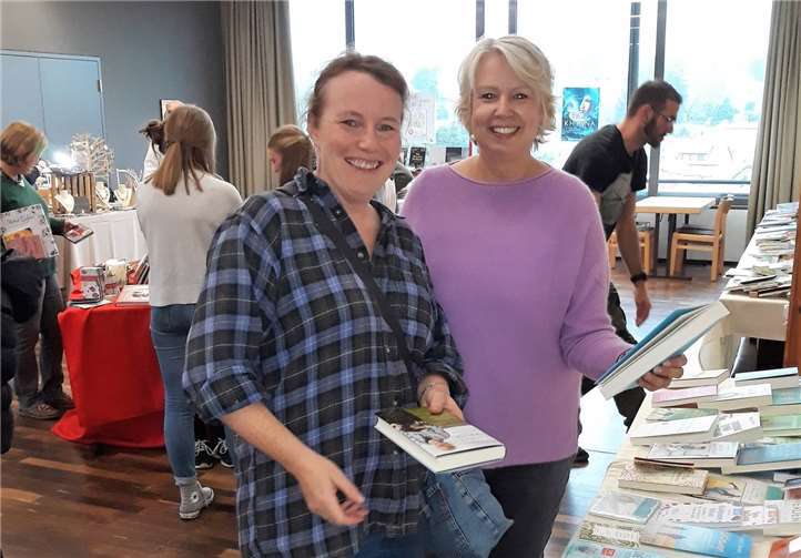 Bei der Buchausstellung der KaMäJu finden alle ihr Lieblingsbuch. Foto: privat