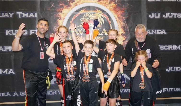 Bei der Deutschen Meisterschaft der WTKA in Sinsheim waren neben Maike Leber, Felice Karger und Taylor Schmitz zusätzlich Mio Andric, Maxim Stieben und Lucia Andric am Start.  Fotos: Tomburg Boxing Rheinbach e.V.