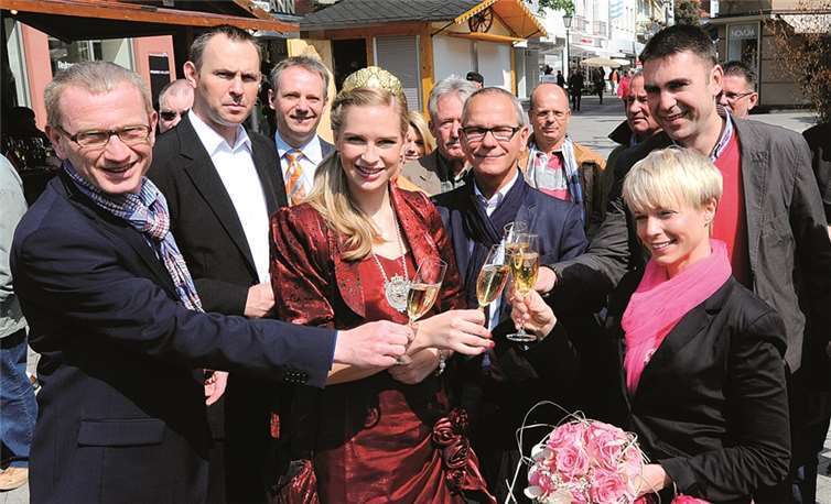 Bei der Eröffnung des Festes trübten noch keine Regenwolken das Fest in der Kurstadt an der Ahr