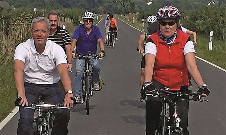 Bei der Fahrradtour durchs Ländchen machte die Gruppe an den verschiedensten Orten Halt. privat