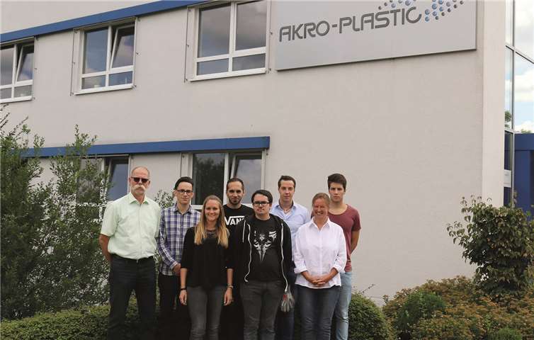 Bei der Firma ACRO - PLASTIC hat die Ausbildung begonnen.Privat
