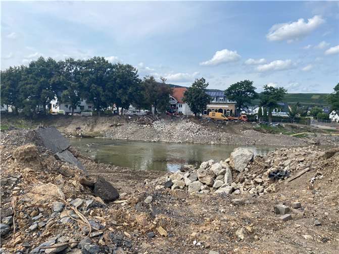 Wiederaufbau der Bachemer Brücke startet Bei der Flut wurde die Brücke völlig zerstört. Foto: ROB