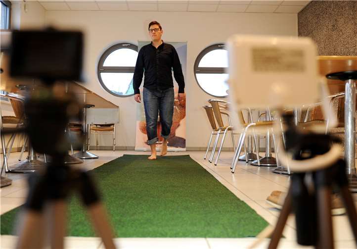 Bei der Ganganalyse können eventuell bestehende Fehl- oder Überbelastungen der Muskulatur, Sehnen und Gelenke festgestellt und Lösungsansätze aufgezeigt werden. Meta Welling