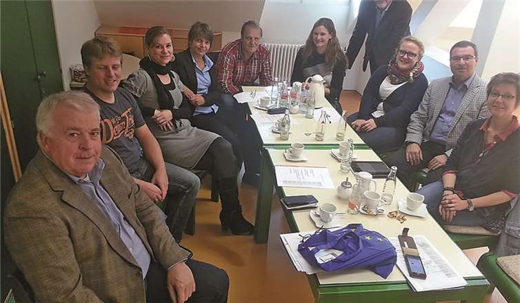 Bei der Gesprächsrunde mit den zwei Landtagsabgeordneten Horst Gies und Guido Ernst fand ein reger Austausch statt. privat