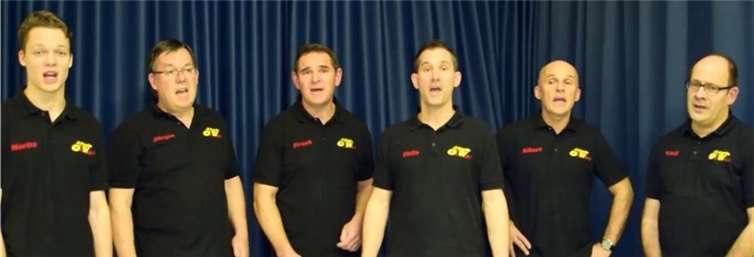 Bei der Gruppe „A Capella Oh Weh“ handelt es sich um sechs stimmgewaltige Herren.privat