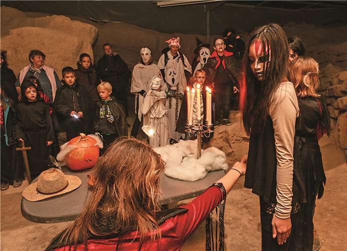 Bei der Gruselführung können die Kids z.B. ihren Mut unter Beweis stellen, aber auch schaurigen Geschichten lauschen. Zimpfer Photography