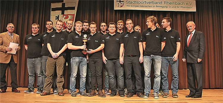 Bei der Handball-Spielgemeinschaft Rheinbach-Wormersdorf wurden der „Torschützenkönig“ und der „beste“ Trainer besonders hervorgehoben, links Jens Jensen, rechts Bernd Beißel.