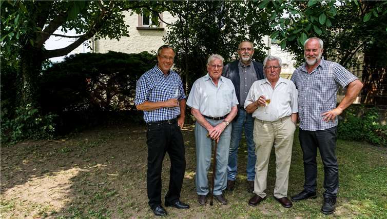 Bei der Hatzenporter Jubiläums Matinee waren Gäste stellvertretend für die Rentner anwesend, die als „Pioniere“ der Wanderwege gelten.