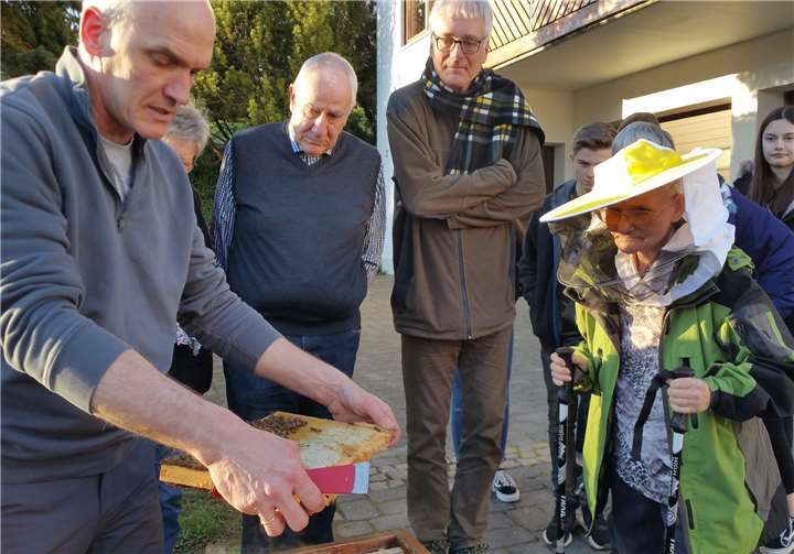 Bei der Imkerei Nengel in Dahlheim.