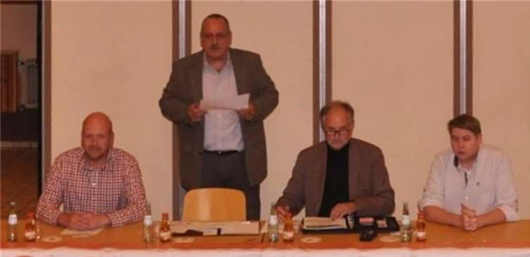 Bei der Info-Veranstaltung (v.li.): Axel Fuhs (didaktischer Leiter Sekundarschule Heimerzheim), Klaus Jansen (Vorsitzender GSV Swisttal), Wolfgang Müller (Präsident KSB) und Tobias Leuning (Vorsitzender des Ausschusses JSKS). privat