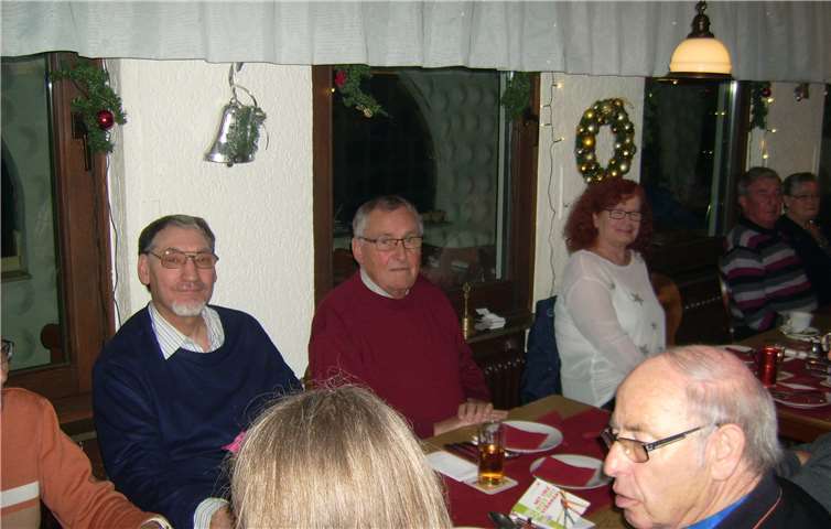 Bei der Jahresabschlussfeier konnte sich gemeinsam über das vergangene Jahr ausgetauscht werden. Privat