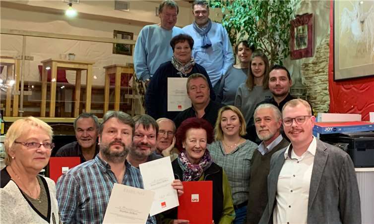 Bei der Jahreshauptversammlung der Cochemer Genossen wurd ein neuer Vorstand gewählt und langjährige Mitglieder geehrt. Foto: SPD Cochem