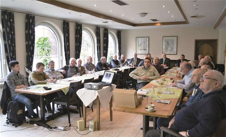 Bei der Jahreshauptversammlung des Waldbauvereins stand die Holzmobilisierung im Privatwald sowie die Arbeitssicherheit bei der Waldarbeit im Vordergrund. Nicole Jobelius-Schausten