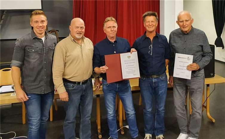 Bei der Jahreshauptversammlung wurden u.a. Harald Schuwerack und Claus Hartmann wurden für ihre langjährigen Verdienste geehrt. Foto: privat